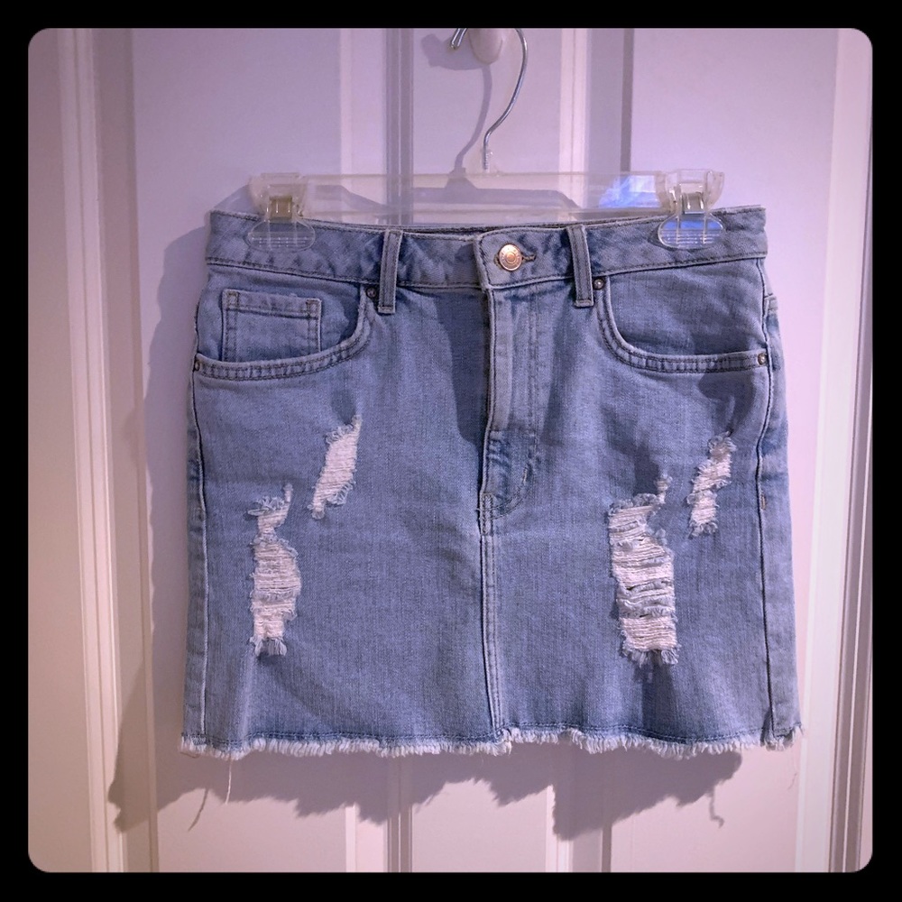 Womens distressed Jean skirt in light wash